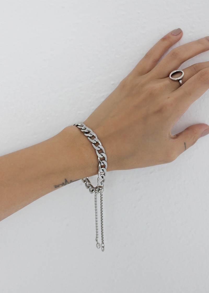 (surgical) secret bold 3 chain bracelet